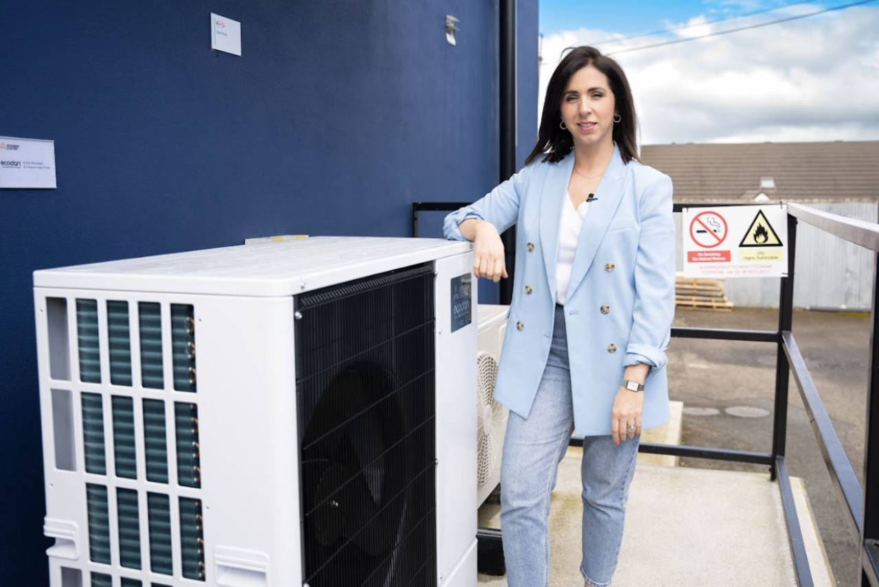 Digg Mama with an Ecodan Outdoor Unit